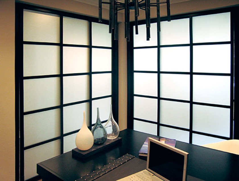 Угловая перегородка в японском стиле с матовым стеклом Уфа