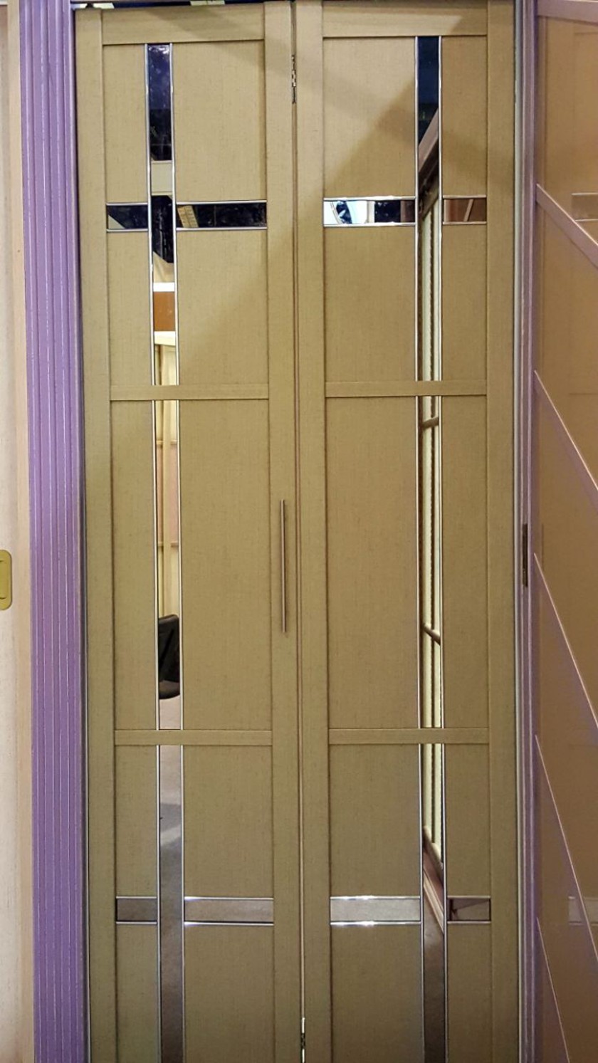 Двери гармошка шпонированные с зеркальным декором Уфа